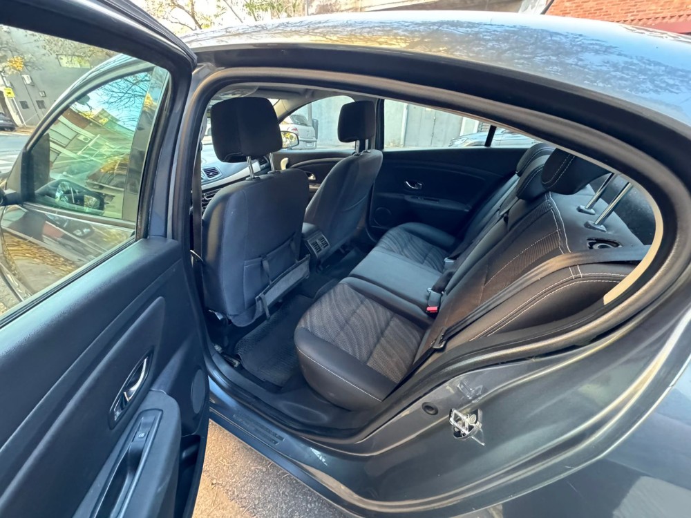 Renault Fluence Luxe — foto 8